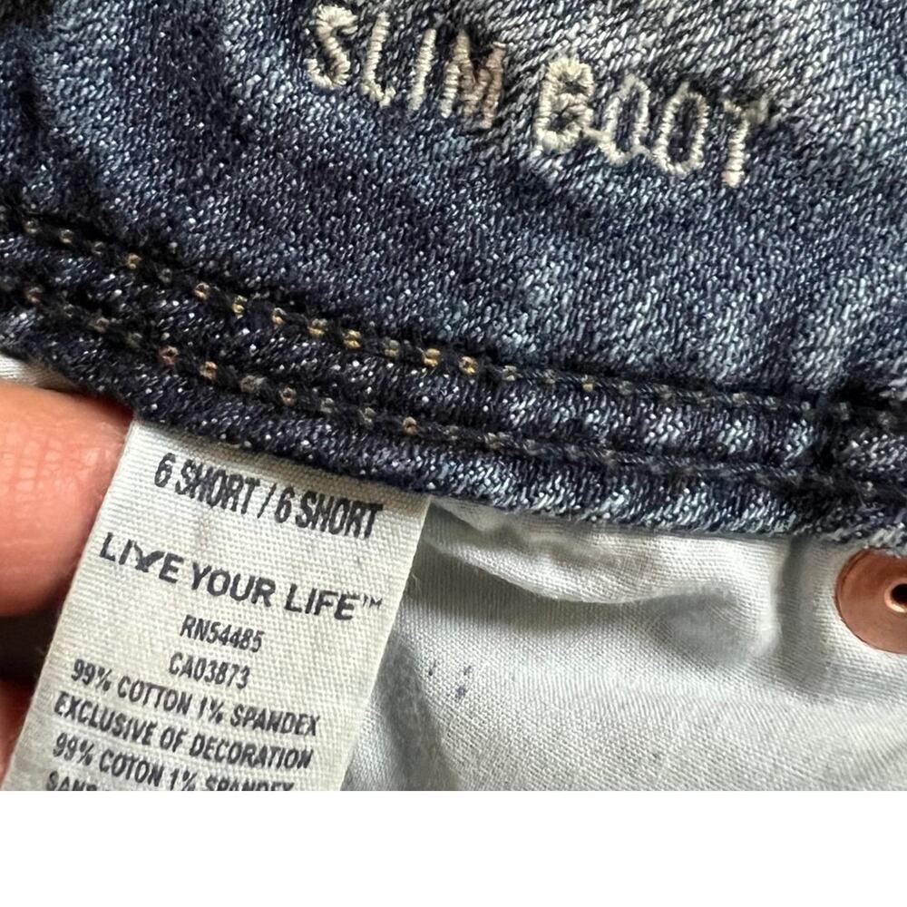AMERICAN EAGLE women's size 6 short-stretch jeans, Slim Boot, Distressed